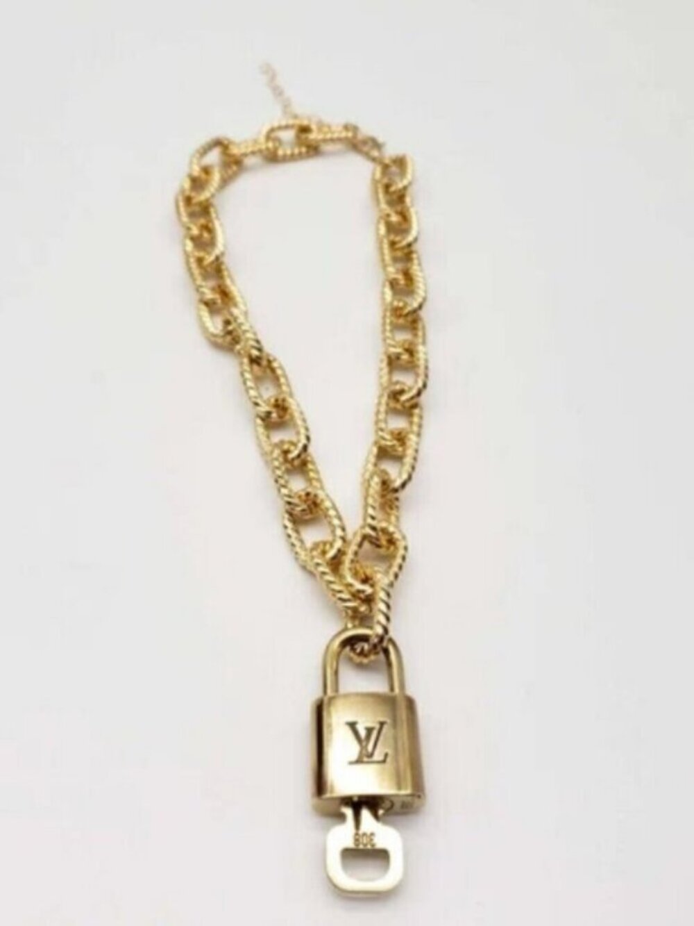 Gold-Plated Necklace with Authentic Louis Vuitton Padlock - Picture 2 of 10